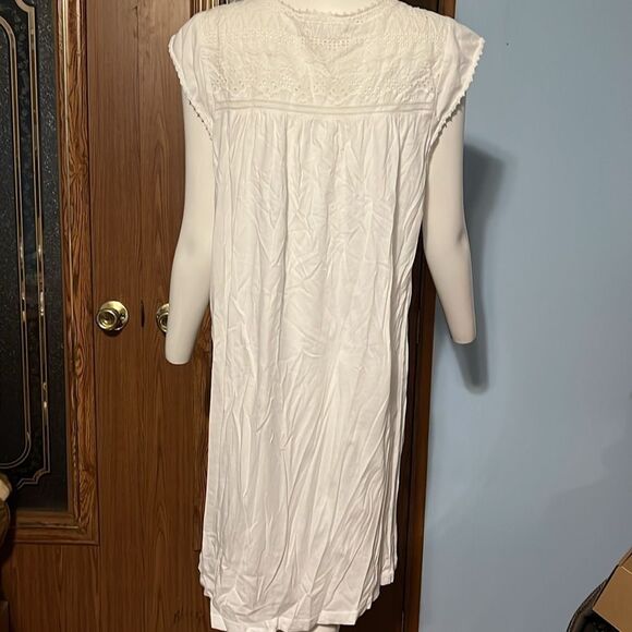 Artisan NY Sleepwear - Picture 5 of 9